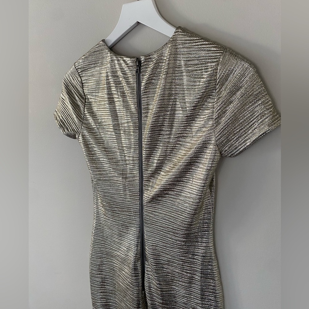 Alice + Olivia NWT Delora Silver Foil Dress - Picture 7 of 12